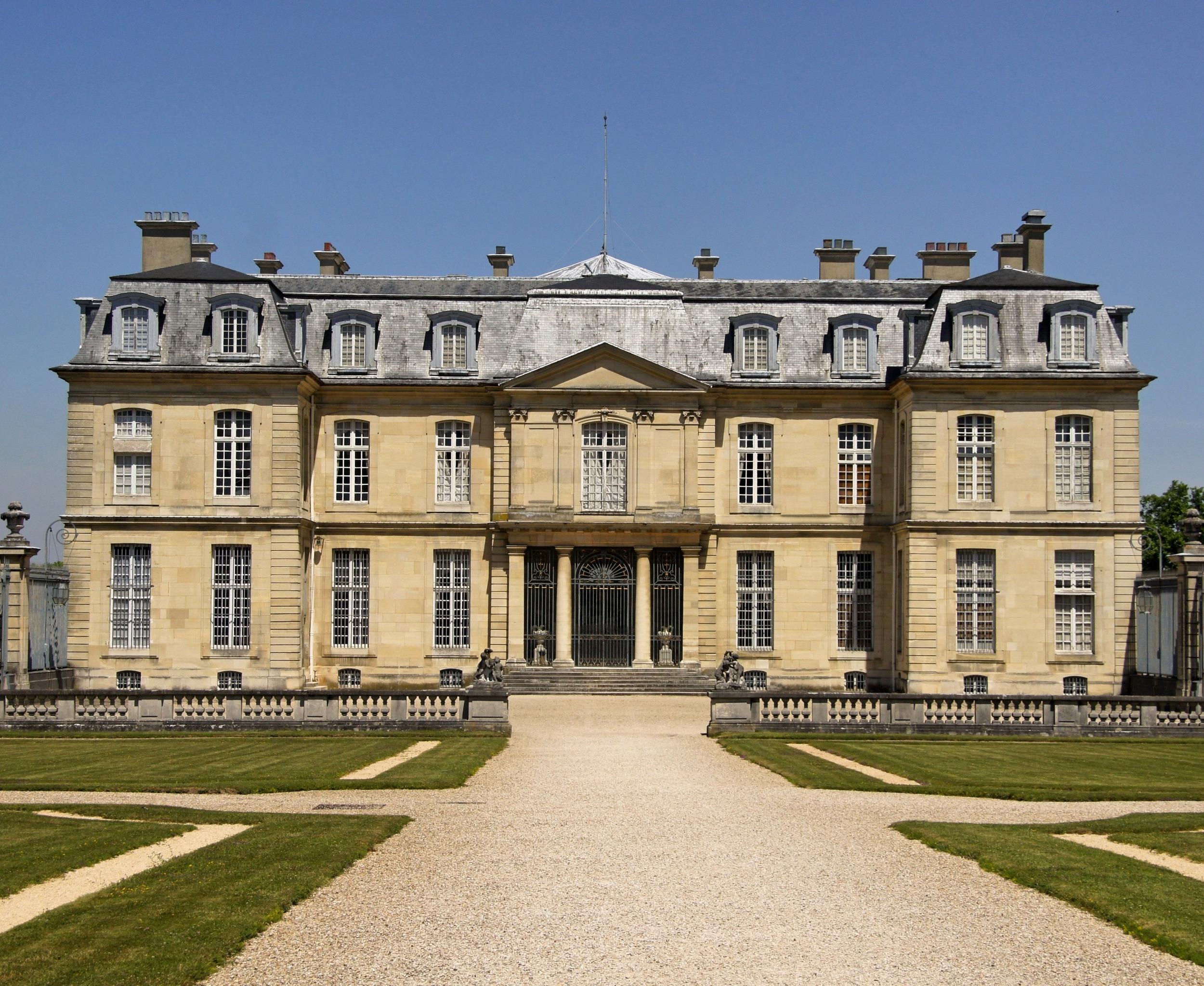 Le Château de Champs-sur-Marne peut compléter une journée plus calme en famille